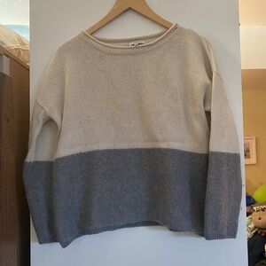 ☘️Women’s Two-Tone Crewneck Sweater - Cream & Gray